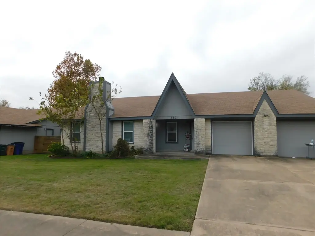 8801 Pineridge Drive A, Austin