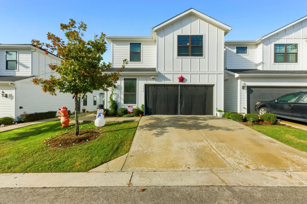 159 Threshing Road A, Buda