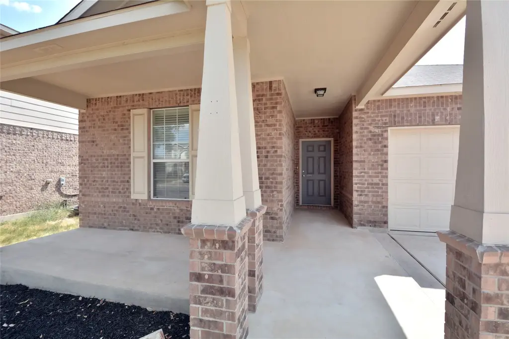 113 Thrasher Cove, Leander