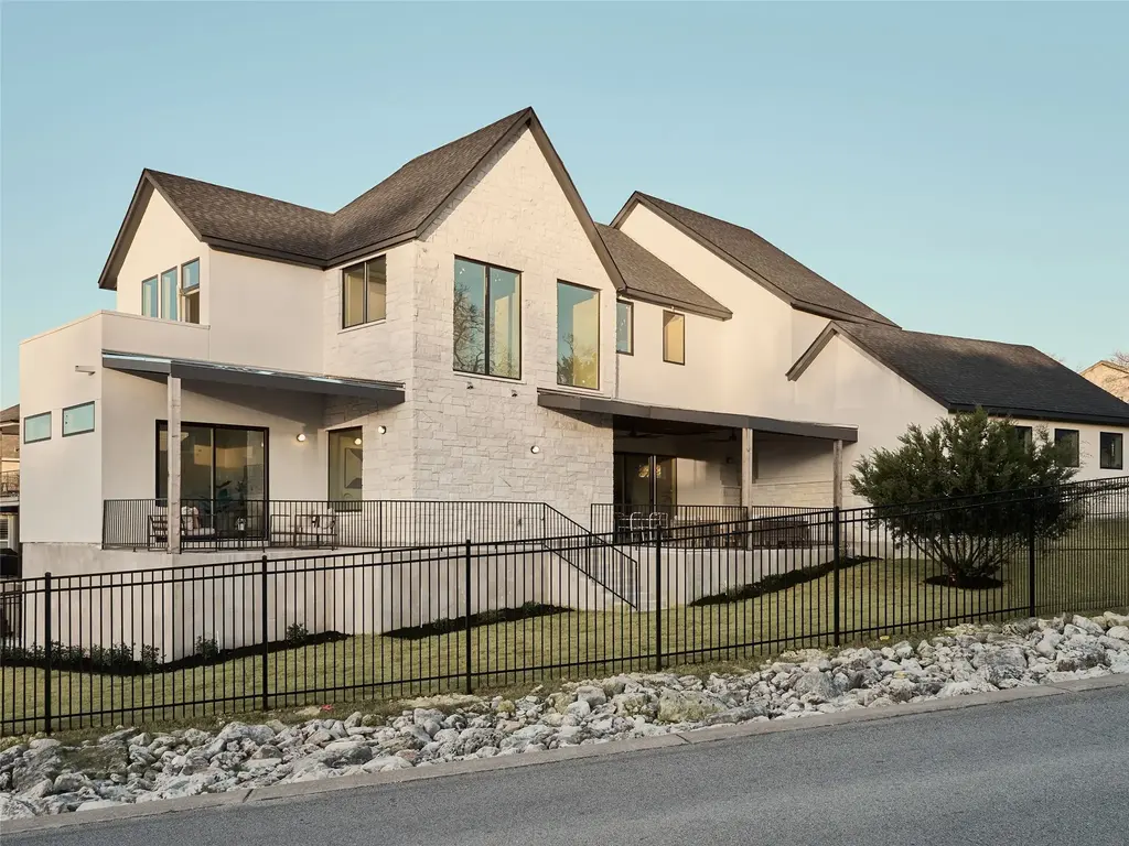 2100 Bighorn, Leander