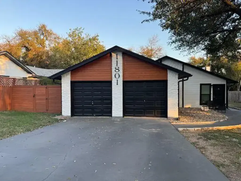 11801 Argonne Forest Trail B, Austin
