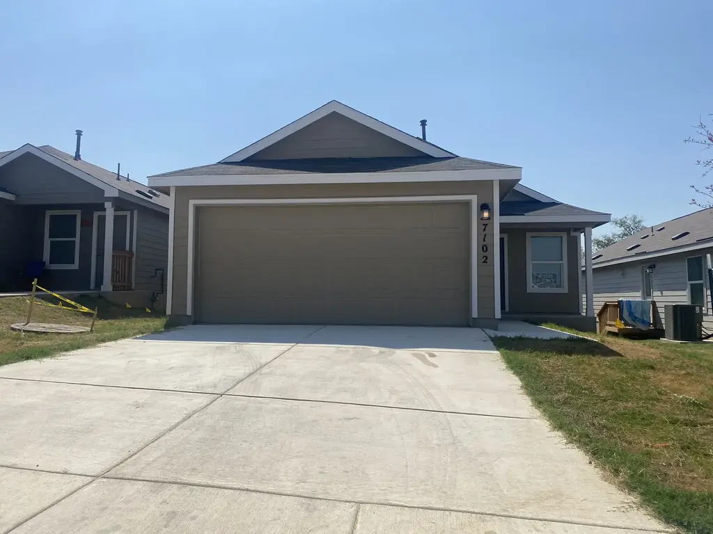 7102 Satellite Way, San Antonio