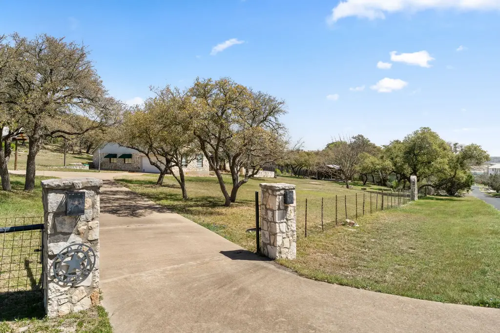 20106 Moon Dance Lane, Spicewood