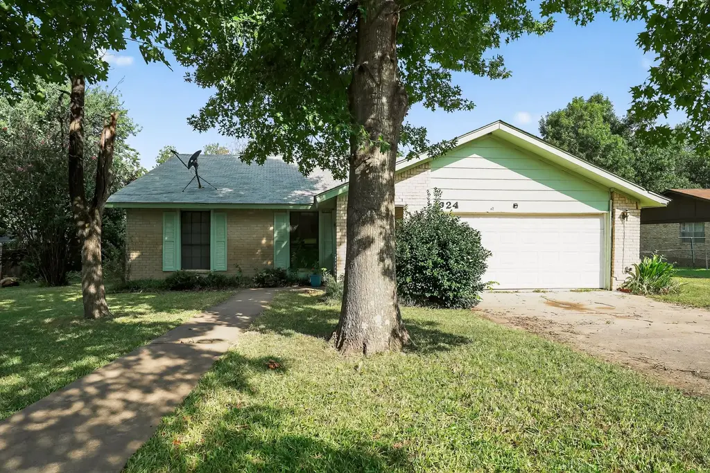 324 Mcclendon Drive, Elgin