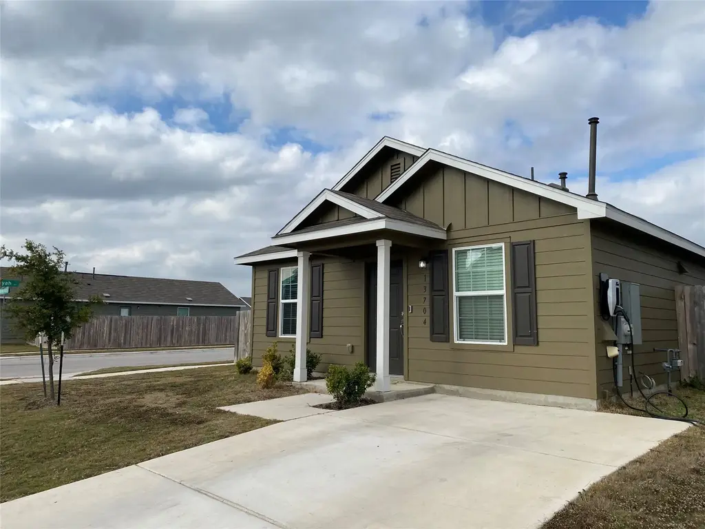 13704 Knights Branch Drive, Elgin