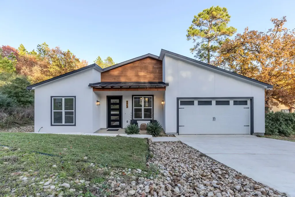 273 Tahitian Drive, Bastrop