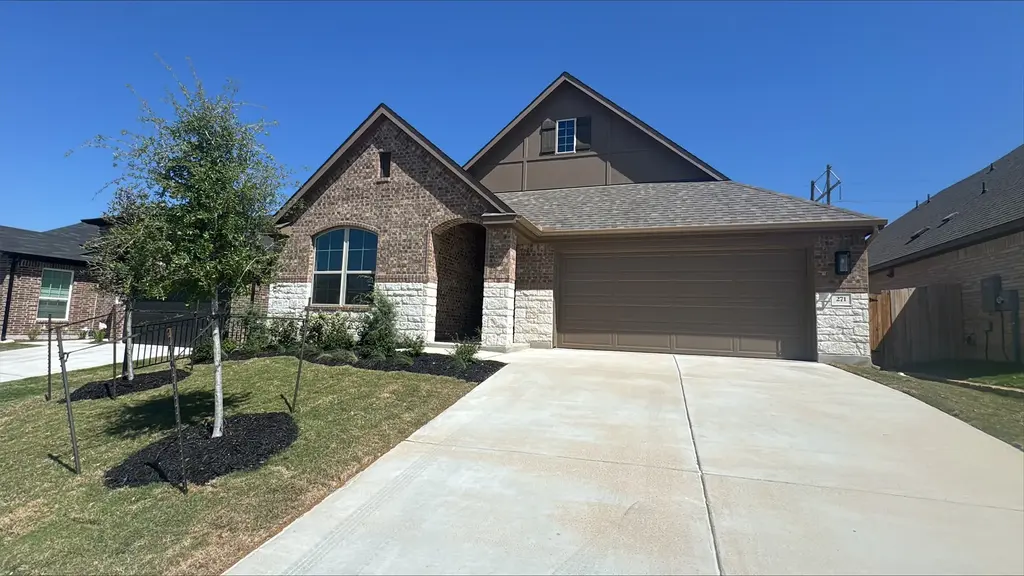 271 Grey Leaf Road, Buda