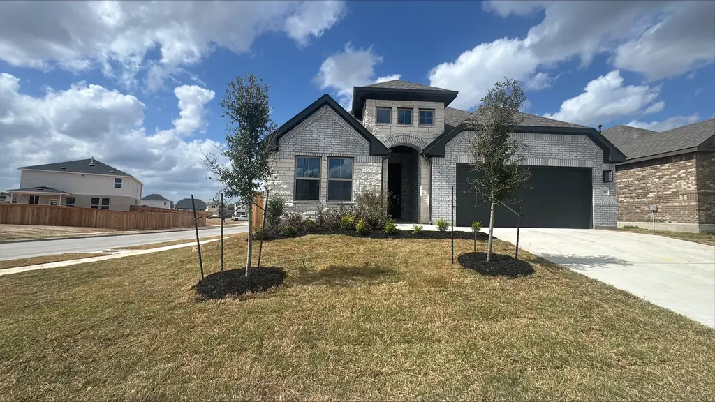 111 Mango Circle, Buda
