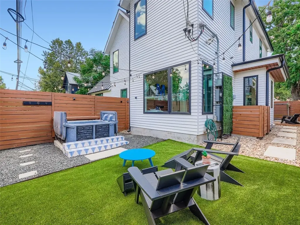 512 Sacramento Drive A, Austin