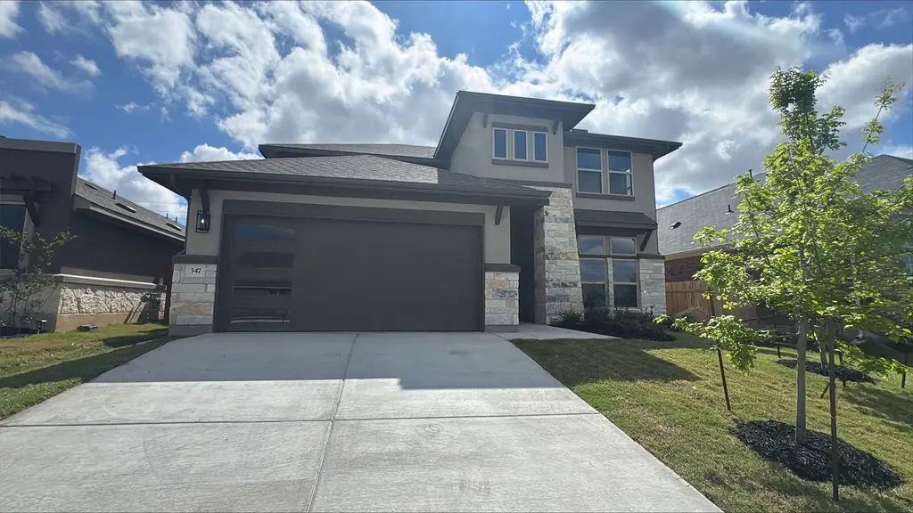 347 Grey Leaf Road, Buda