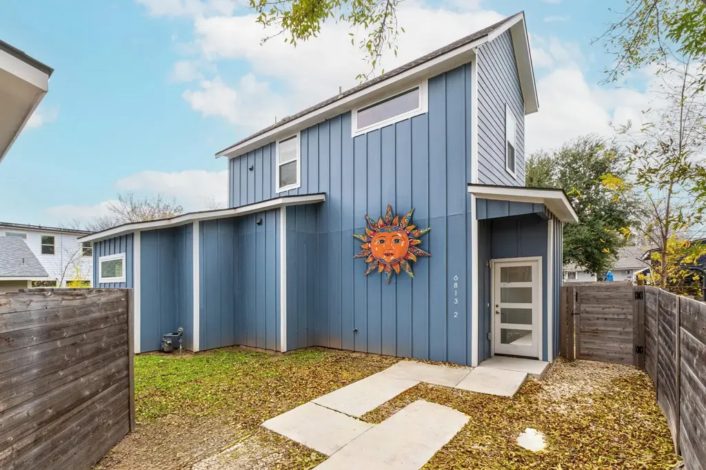 6813 Suena Drive 2, Austin