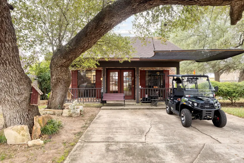 518 W Prairie Lea Street, Lockhart