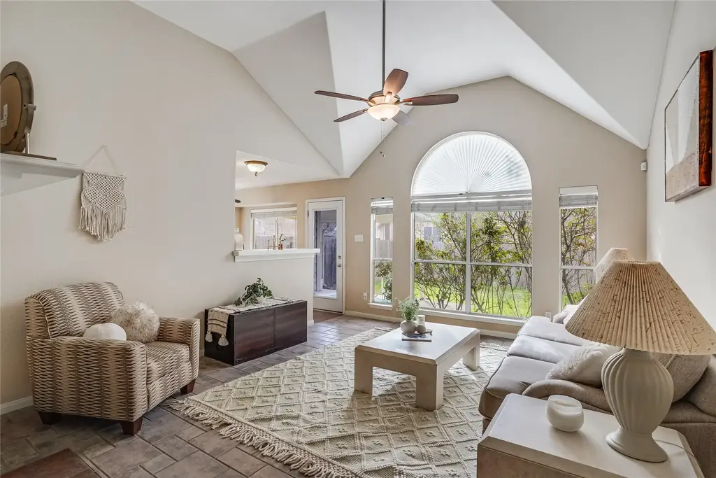 7051 Thistle Hill Way, Austin