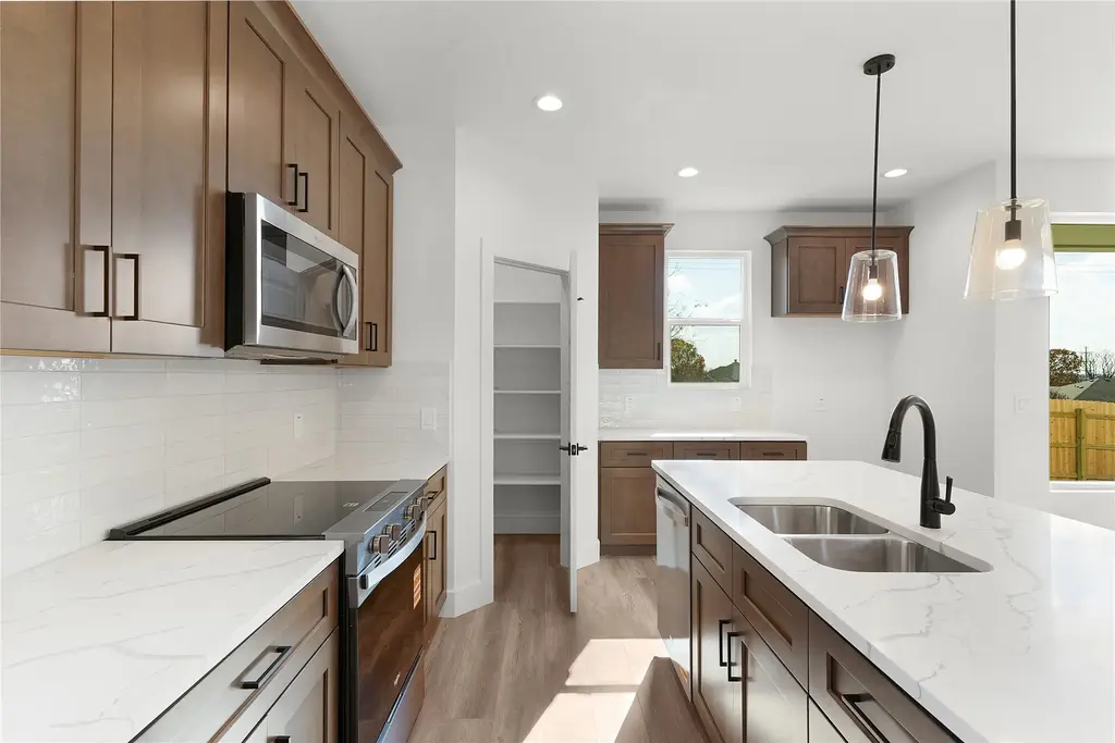 107 Carmen Cove, Burnet
