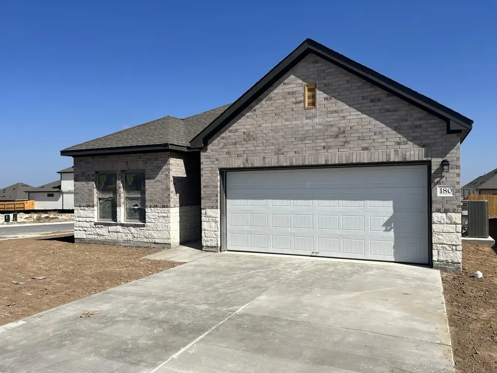 180 Wind Hill, Jarrell