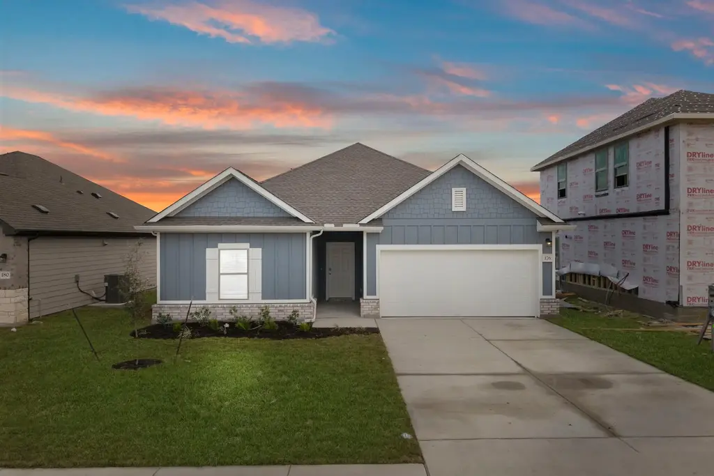 176 Wind Hill, Jarrell