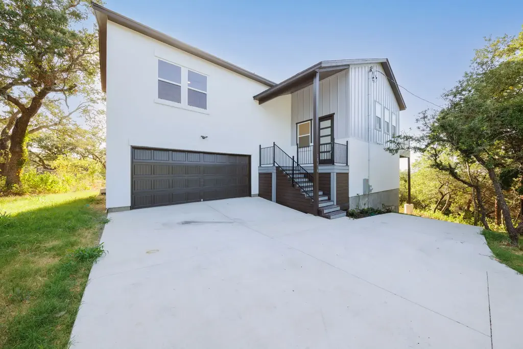 18716 W Lakeview Drive, Jonestown