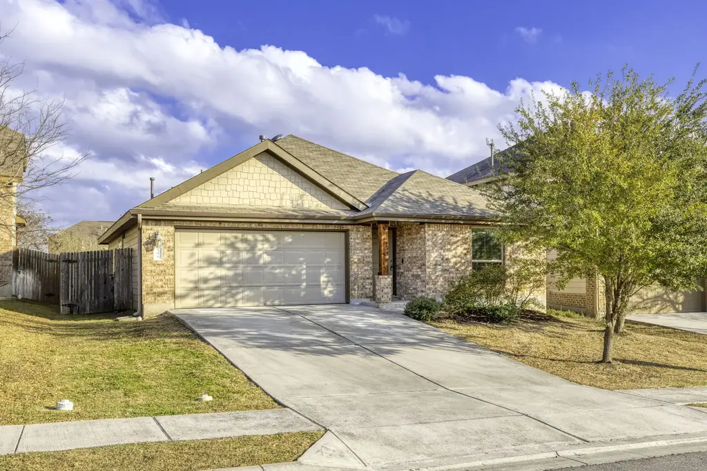 598 Dragon Ridge Road, Buda