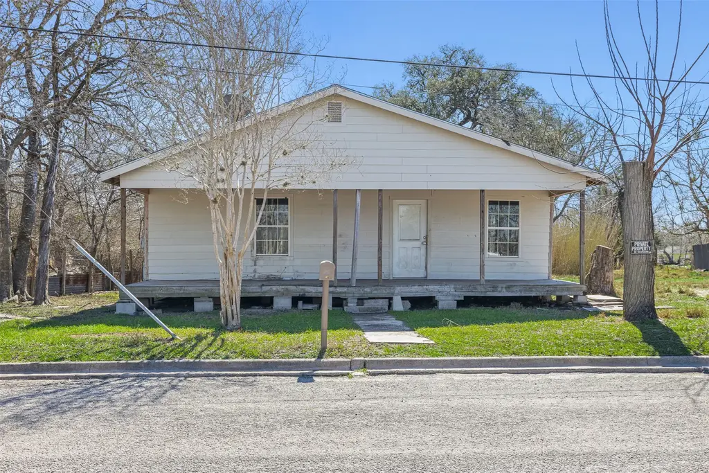 507 King Street, Cuero