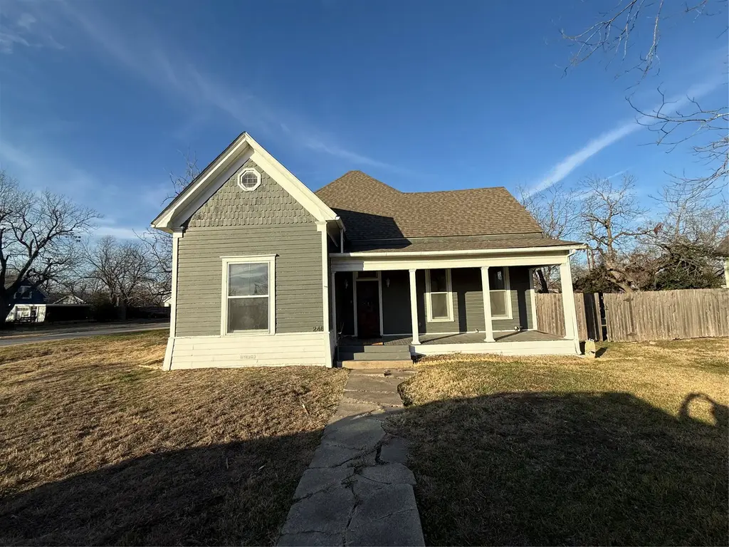 246 W Clark Street, Bartlett