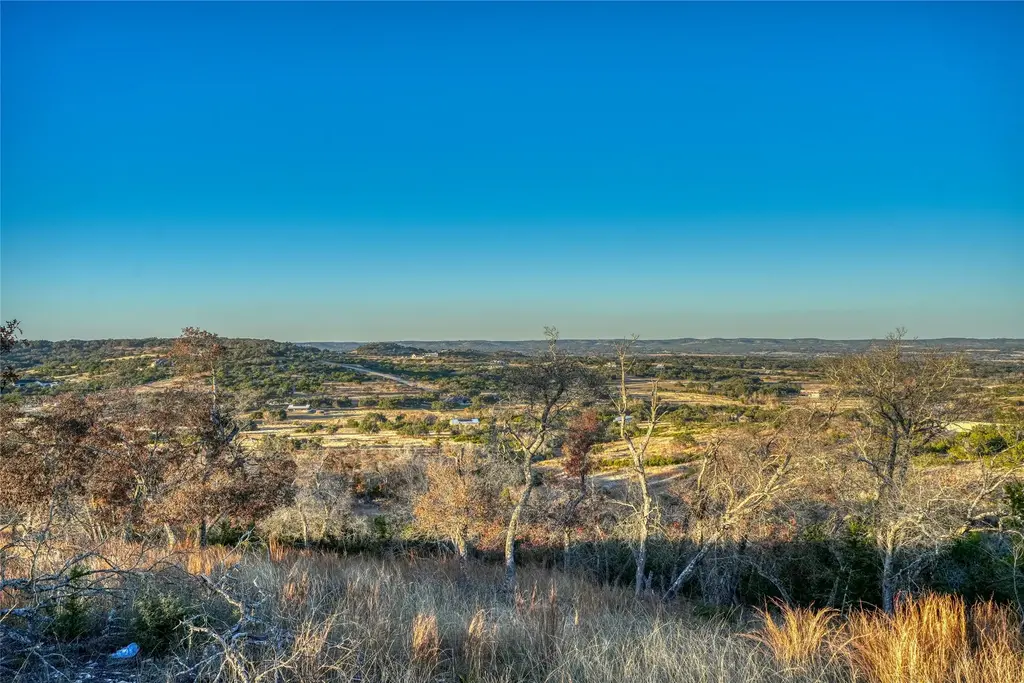 136 & 137 Falling Oak Drive, Blanco
