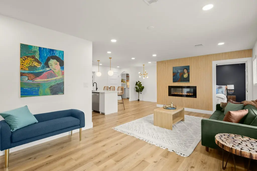 207 White Oak Drive, Austin