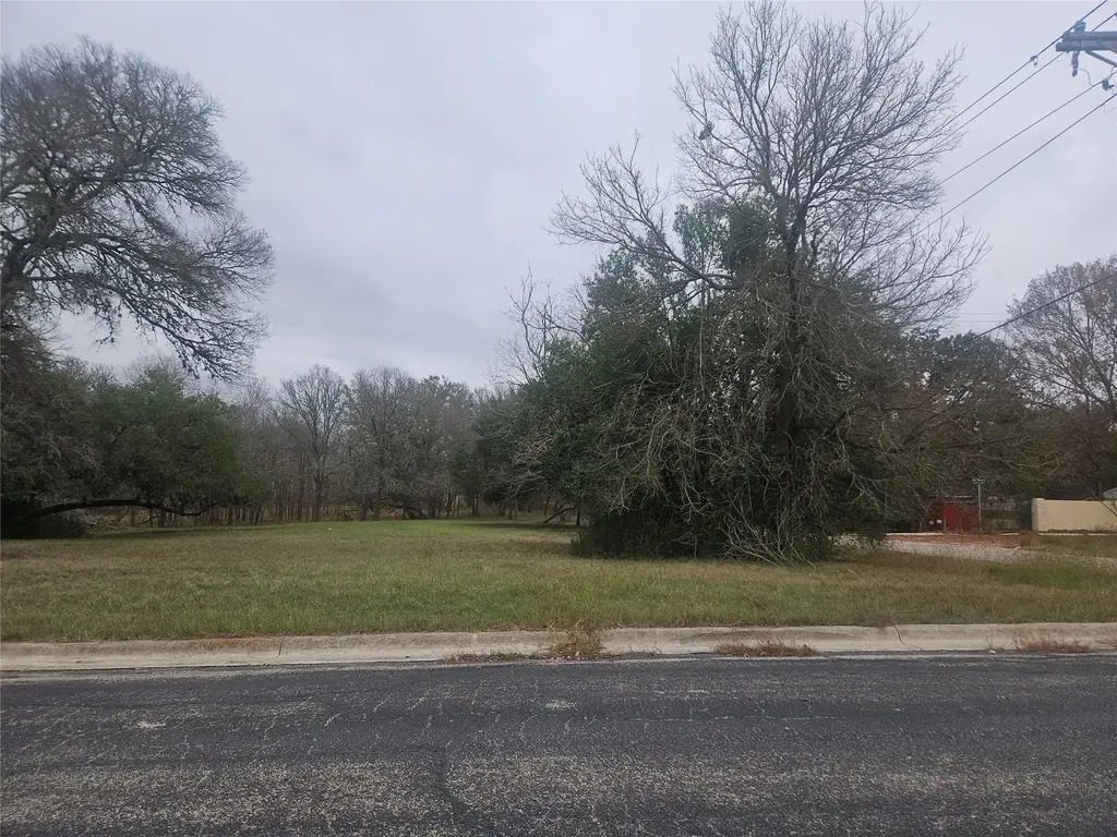 1500 Forest Lane, Lockhart