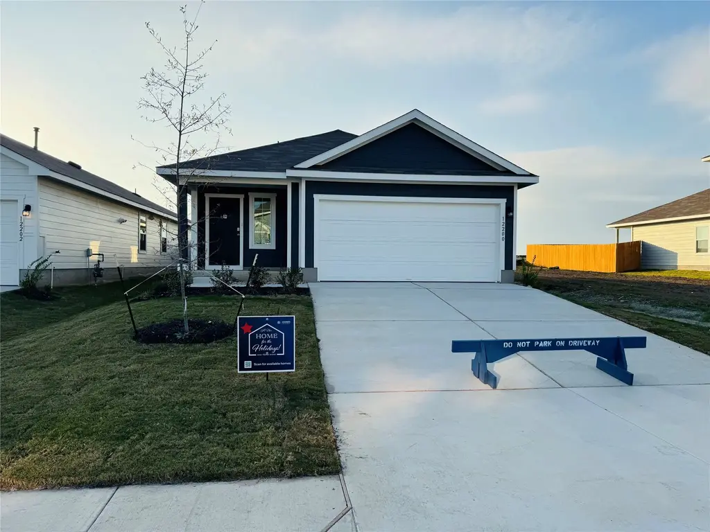 12200 Pike Bend, Mustang Ridge
