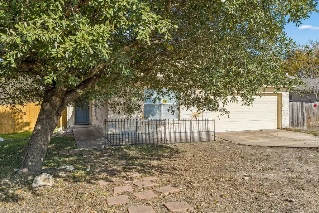 1148 Amberwood Loop, Kyle
