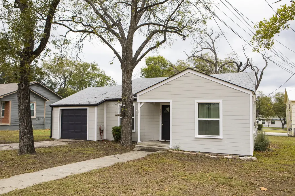 205 S Porter Street, Lampasas