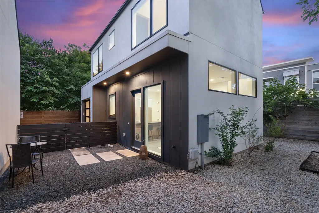 1903 Frazier Avenue B, Austin