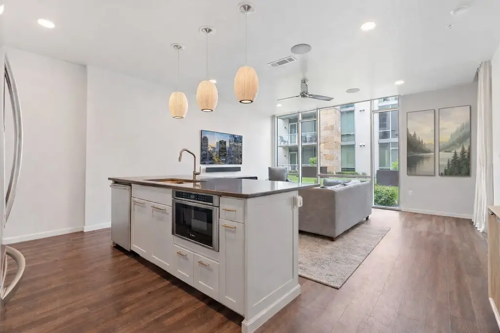 1600 Barton Springs Road 2102, Austin