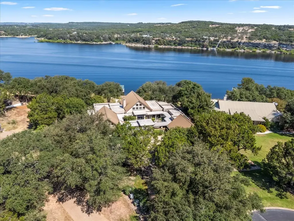 24736 Travis Lakeside Cove, Spicewood