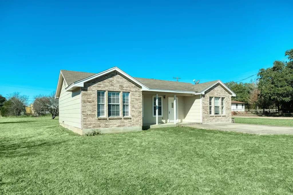 750 Fallen Oak Drive, Bertram