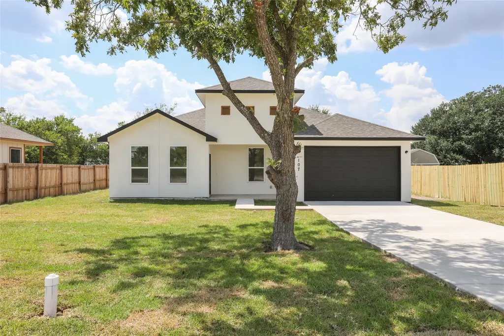 107 Brushwood Street, Bastrop