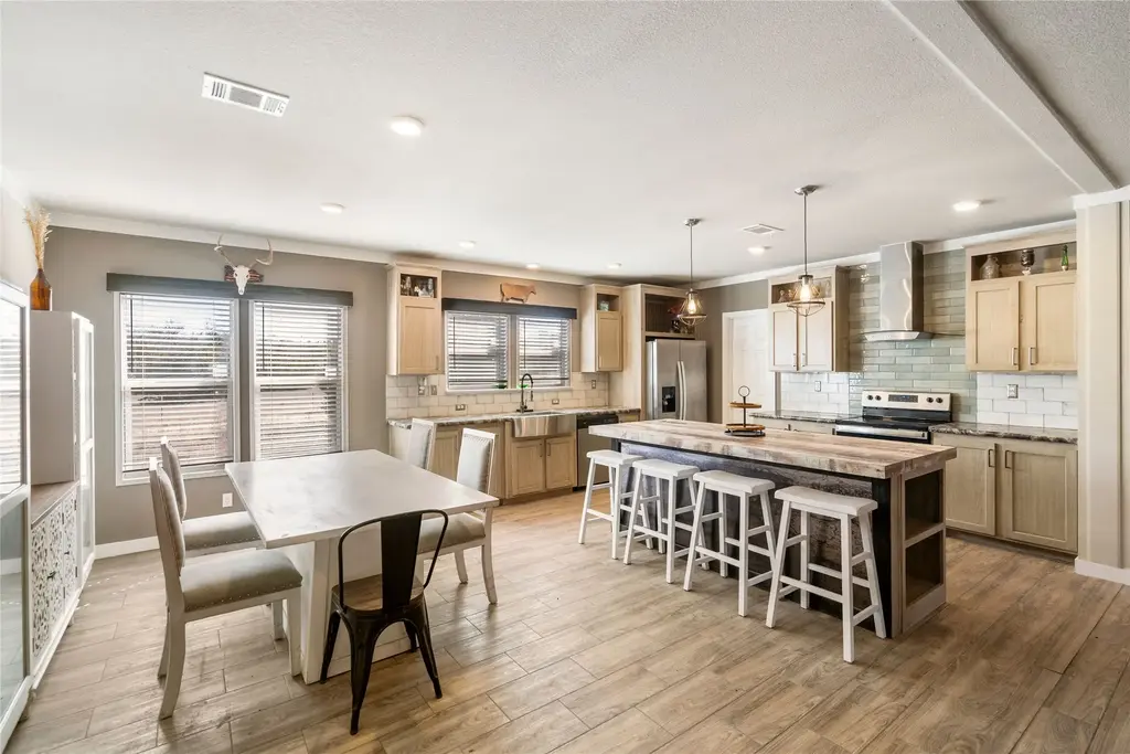 2175 County Road 153, Georgetown