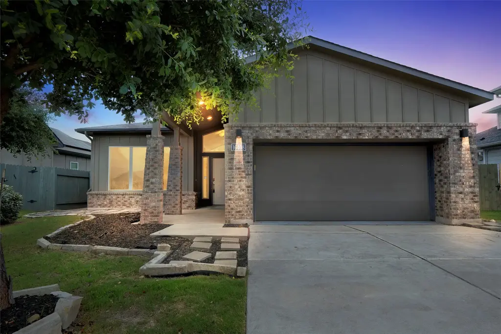 16408 Fetching Avenue, Manor
