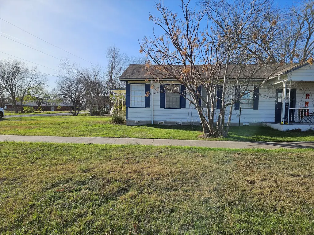 501 N Burnet Street, Manor
