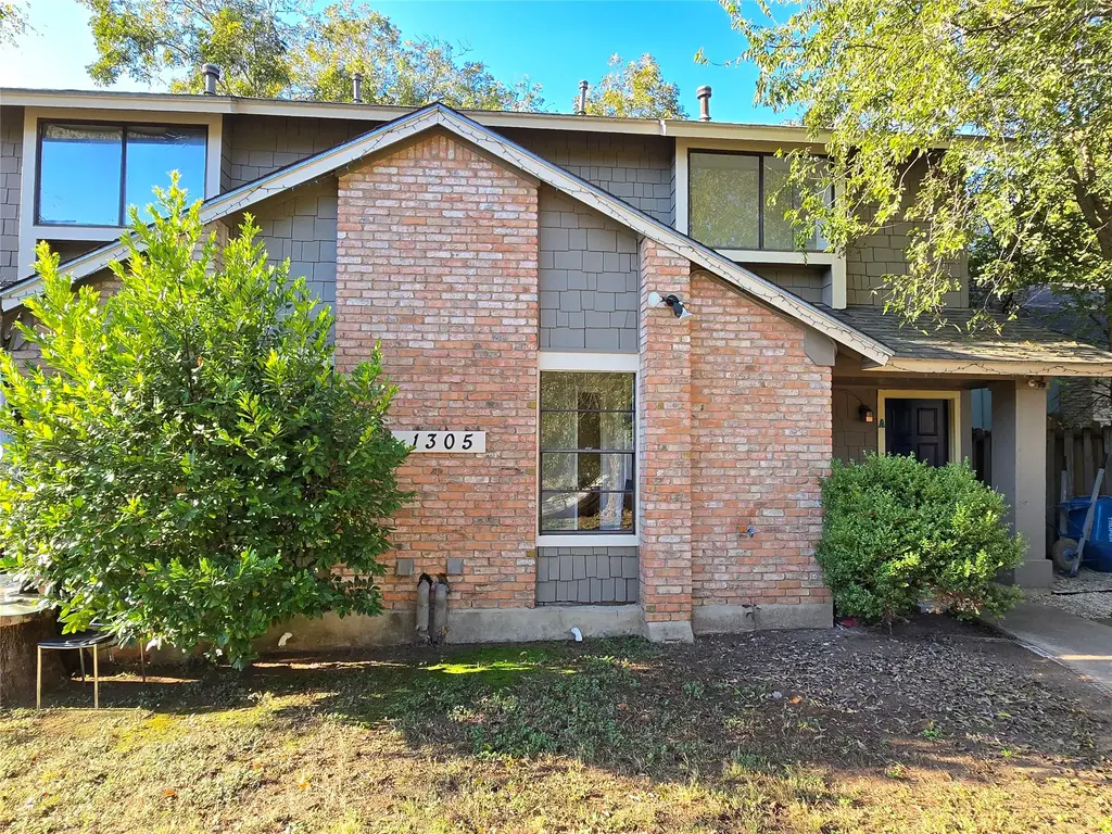 1305 Dobie Drive A, Austin