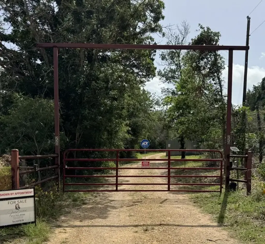 220 Clydesdale Drive, Dale