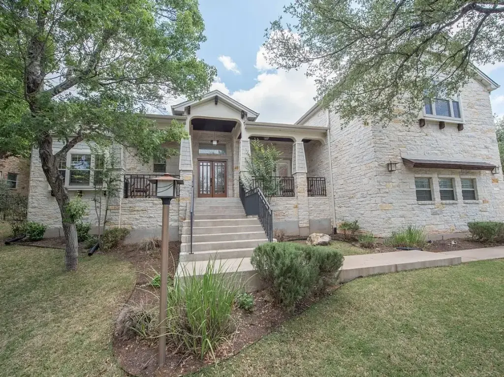 130 Squires Drive, Lakeway