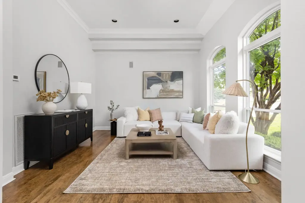 2807 Round Table Road, Austin