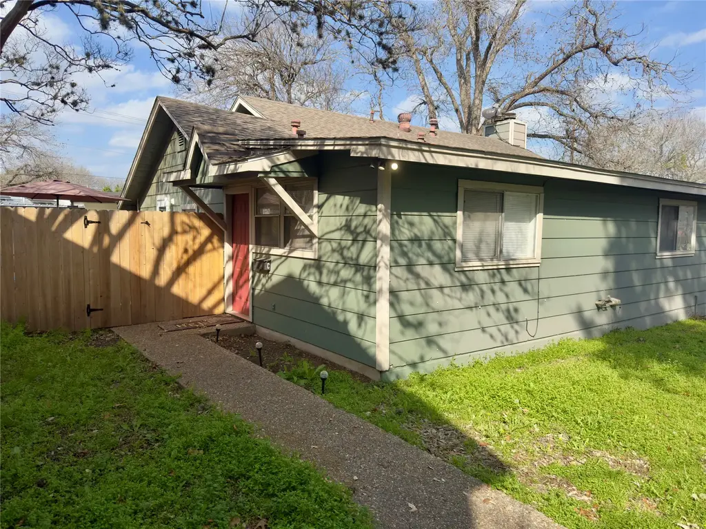 309 S Guadalupe Street C, Lockhart