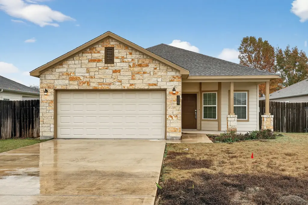 309 Cotton Circle, Thrall