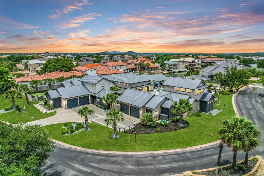 116 Wennmohs Place, Horseshoe Bay