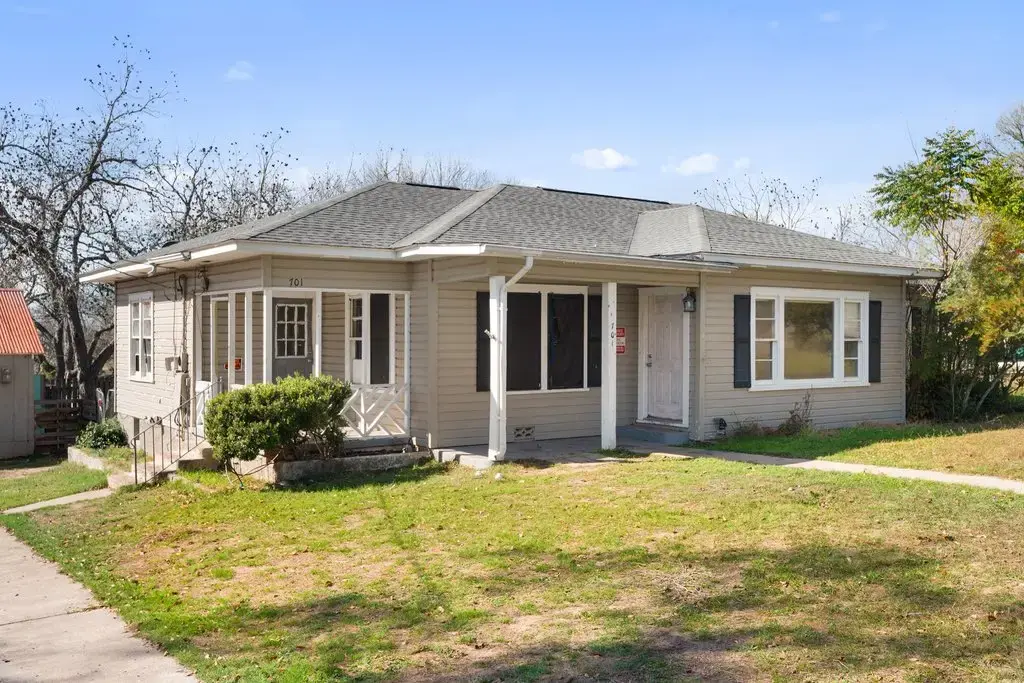 701 N Washington Street, La Grange