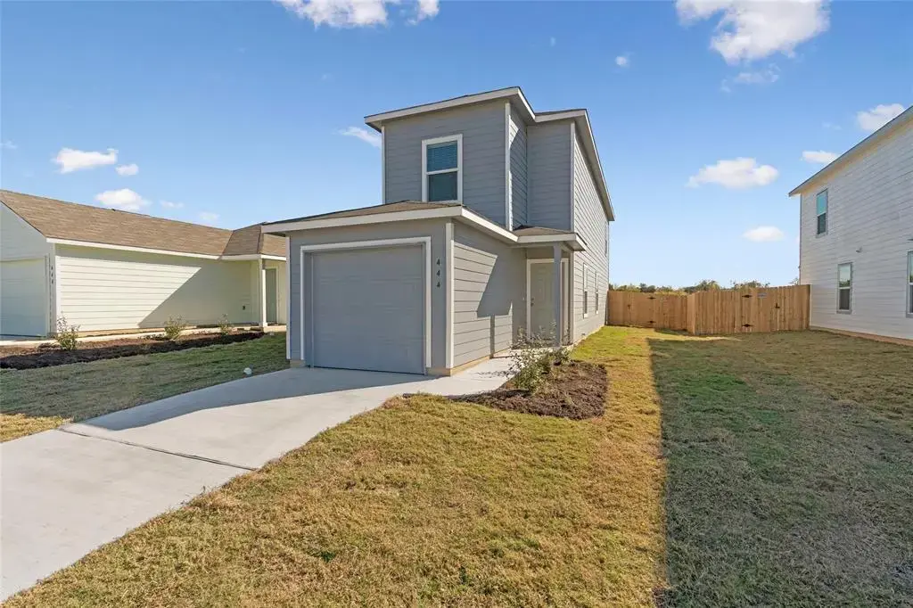 444 Marty Allen Loop, Jarrell