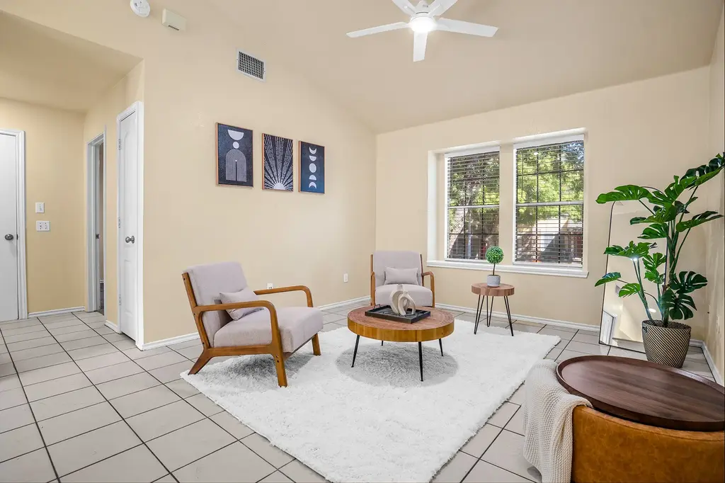 11901 Swearingen Drive 113, Austin