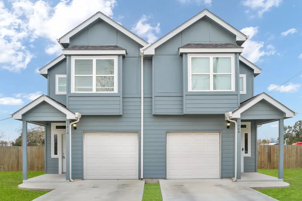 1008 E Fannin Street, Luling