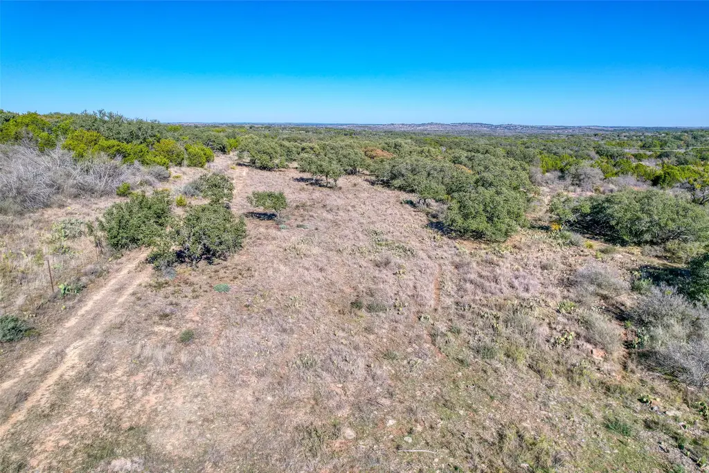 415 Longview Lane, San Saba